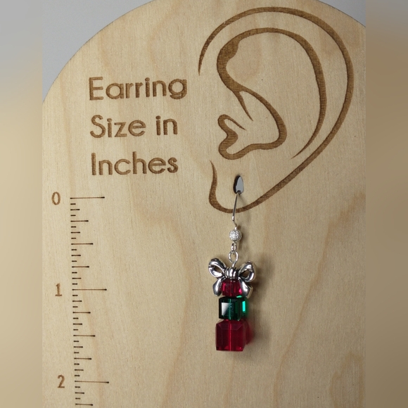 Swarovski Holiday Giftbox earrings - Picture 3 of 3